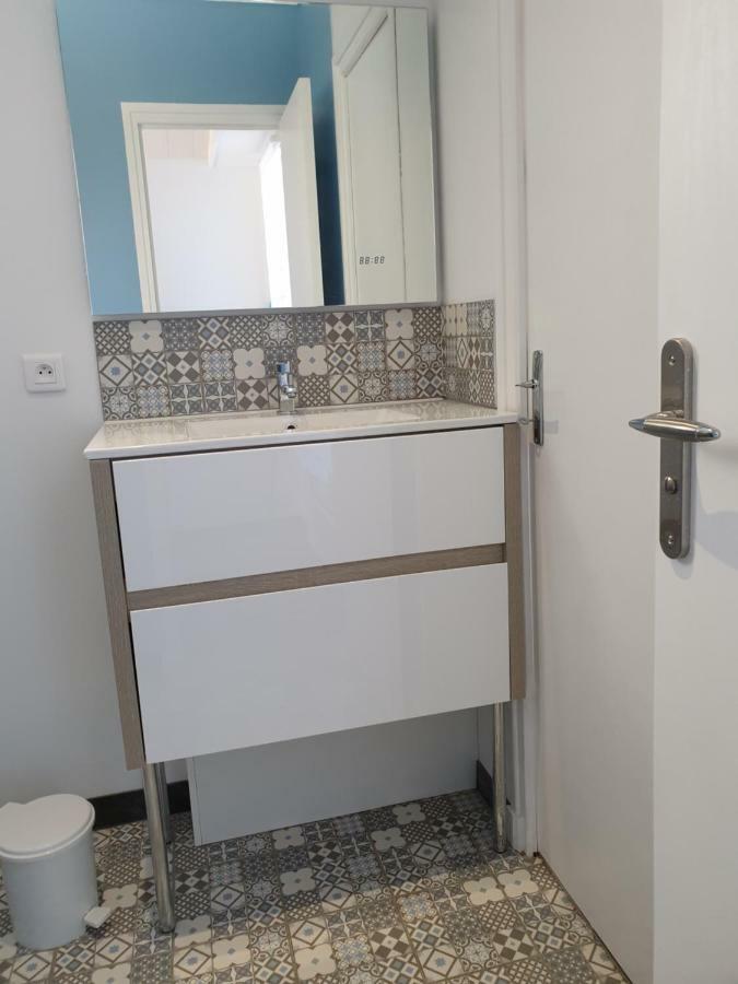 Holiday home Pousse Le Portail Et Pose Toi Sur La