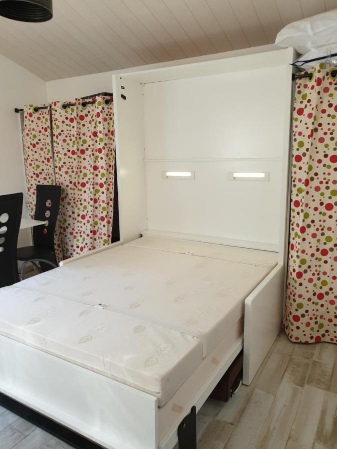 Holiday home Pousse Le Portail Et Pose Toi Sur La *