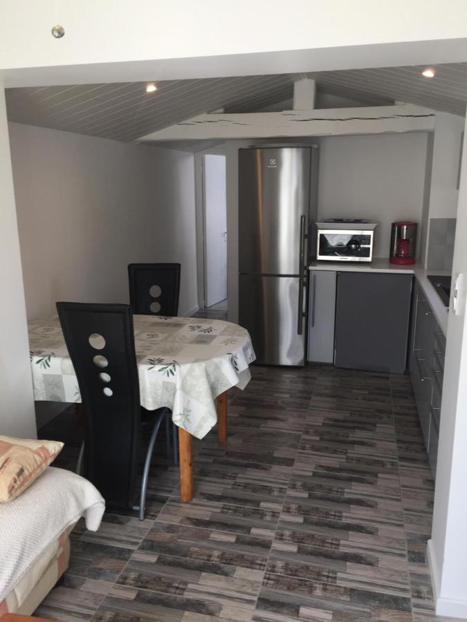 Pousse Le Portail Et Pose Toi Sur La * Noirmoutier-en-l'Ile